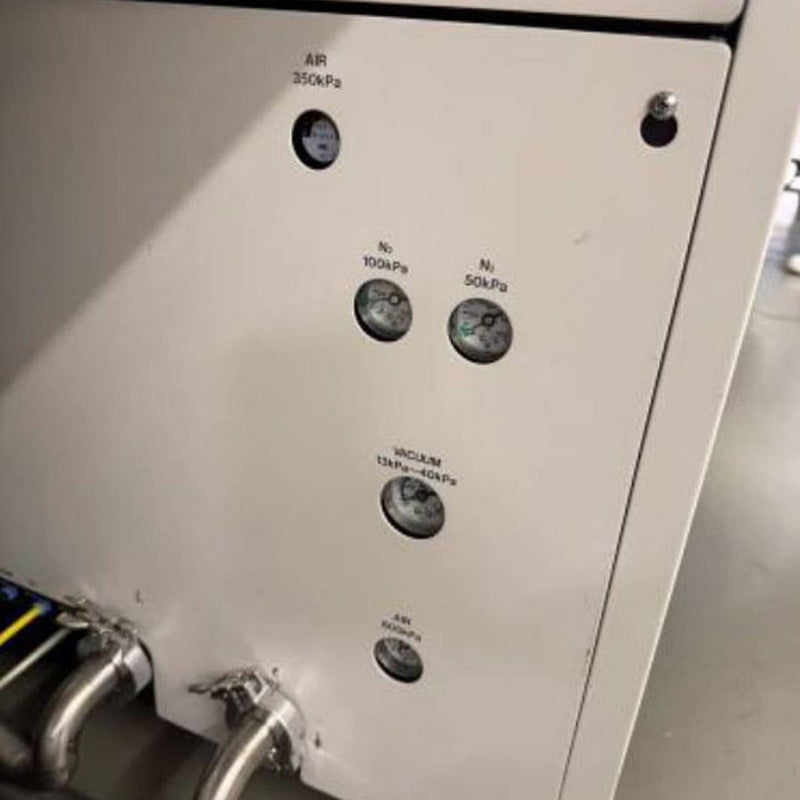 Hitachi S 8820 SEM (Scanning Electron Microscope)