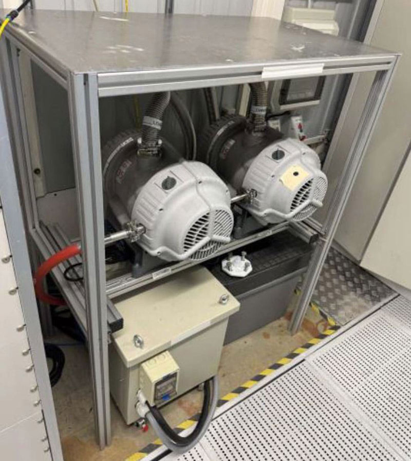 Hitachi S 8820 SEM (Scanning Electron Microscope)