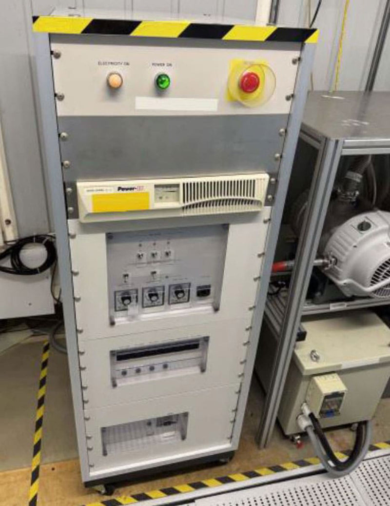 Hitachi S 8820 SEM (Scanning Electron Microscope)