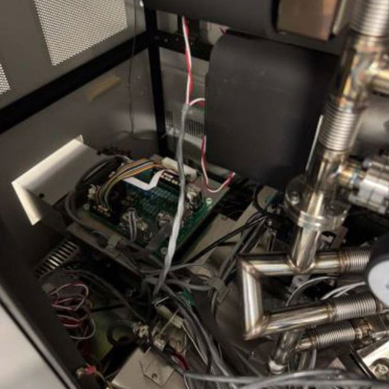 Hitachi S 8820 SEM (Scanning Electron Microscope)