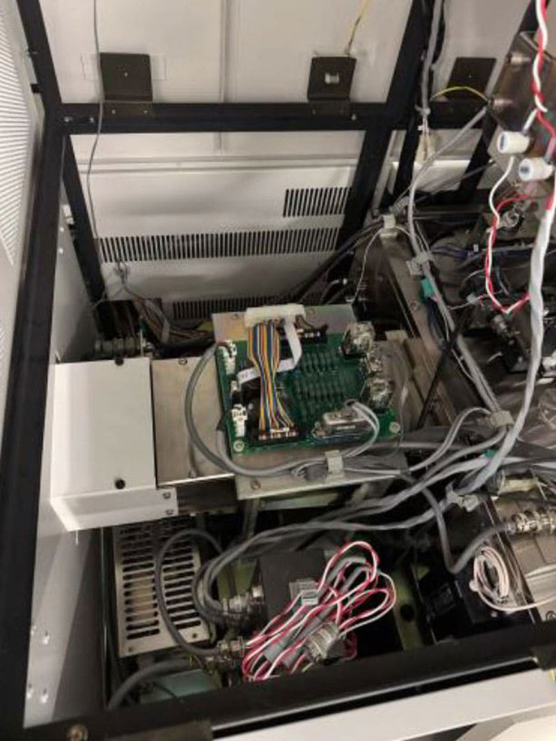 Hitachi S 8820 SEM (Scanning Electron Microscope)
