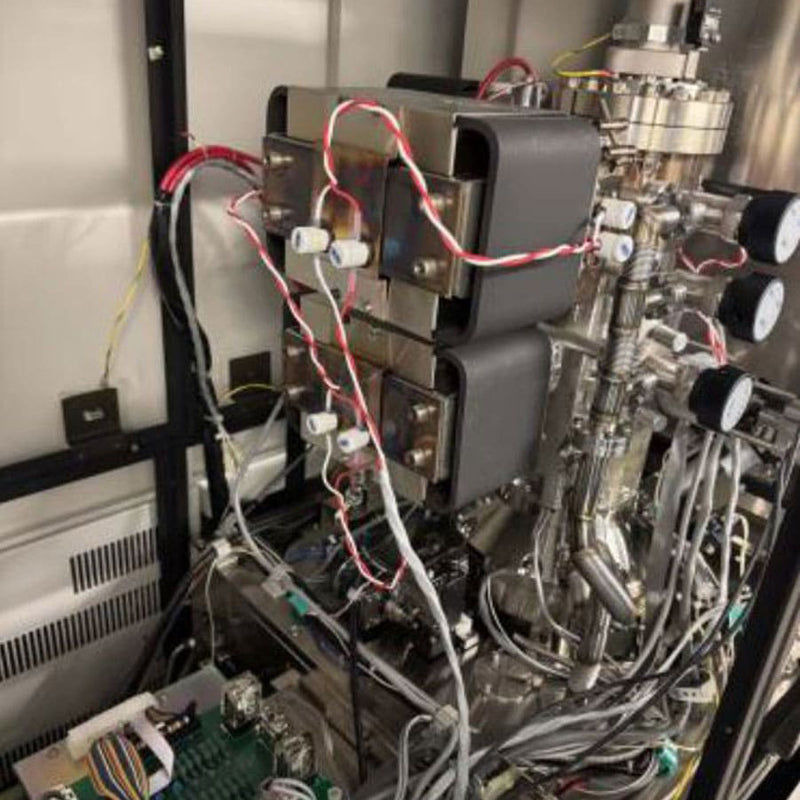 Hitachi S 8820 SEM (Scanning Electron Microscope)