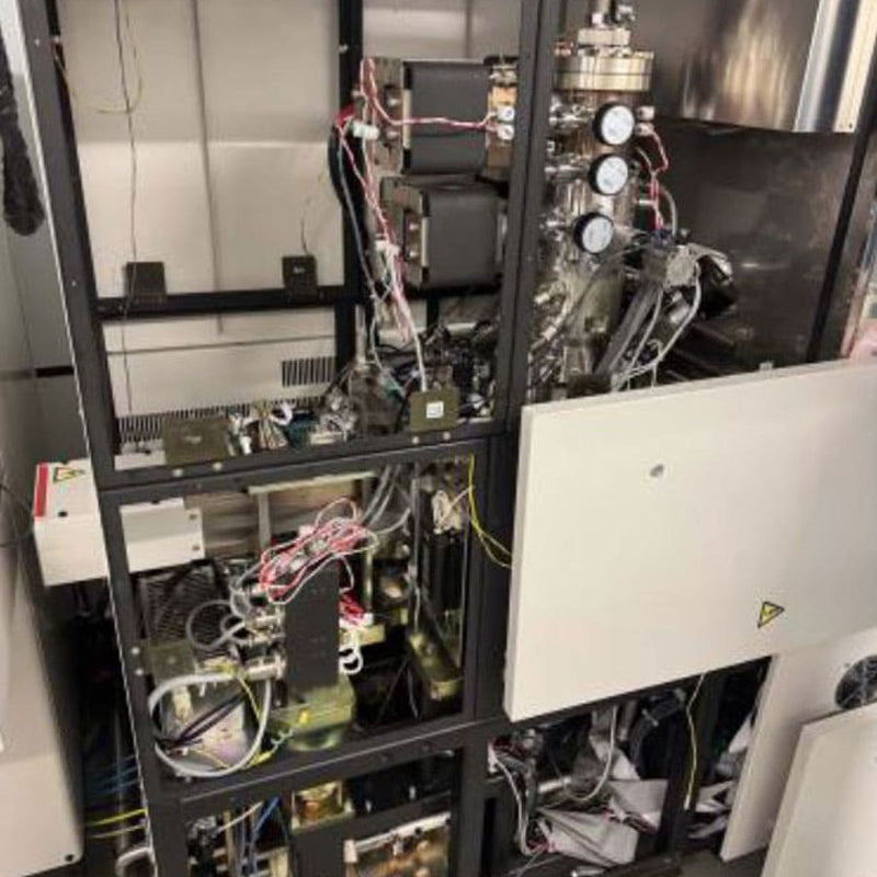Hitachi S 8820 SEM (Scanning Electron Microscope)