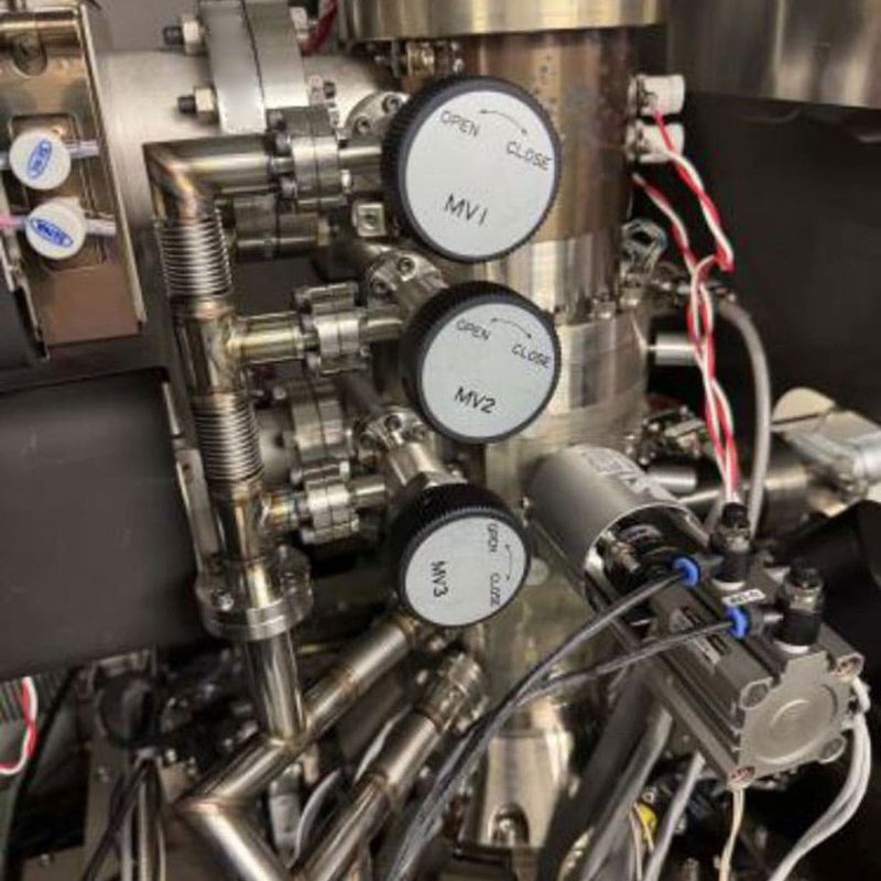 Hitachi S 8820 SEM (Scanning Electron Microscope)