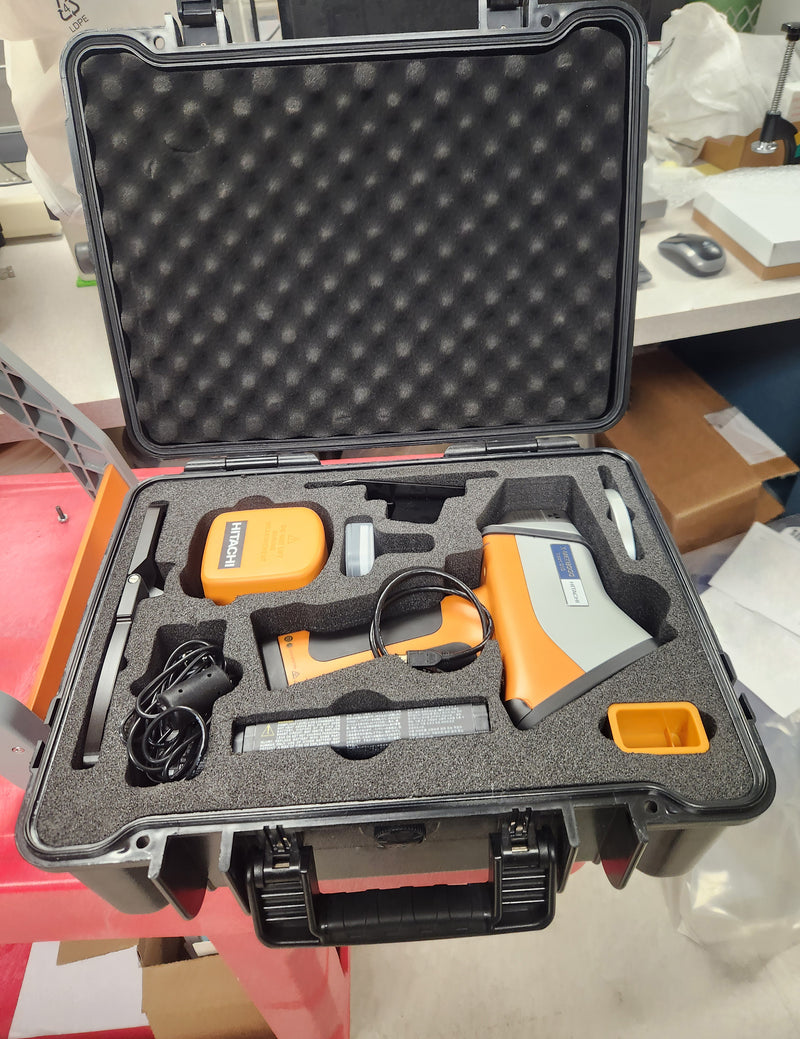 Hitachi X-MET 8000 XRF X-ray Gun (X-ray Fluorescence)