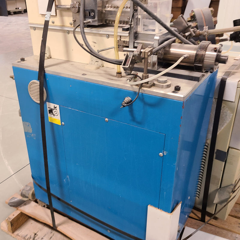 Miyazaki Iron Works FM-P 20 Vacuum Extruder