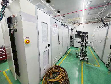Veeco K 465 GaN MOCVD (Metal Organic Chemical Vapor Deposition)