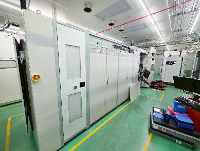 Veeco K 465 GaN MOCVD (Metal Organic Chemical Vapor Deposition)