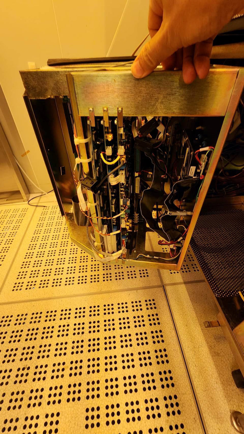 KLA Surfscan 6420 Particle Defect System