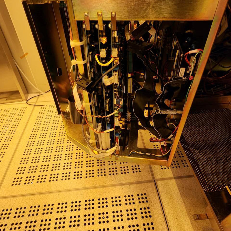 KLA Surfscan 6420 Particle Defect System