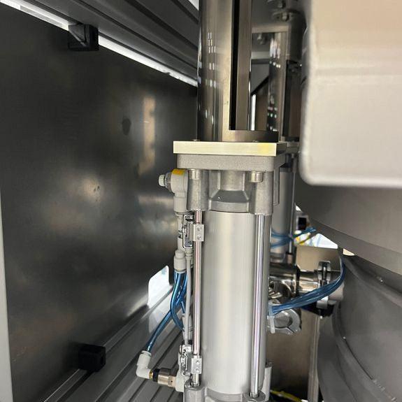 Evatec / Oerlikon Balzers BAK 1401 MS Split Thin Film Evaporator