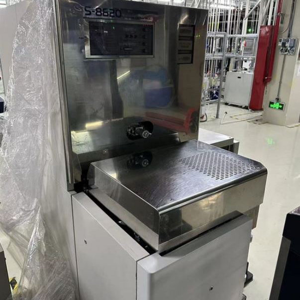 Hitachi S 8820 CD-SEM (Critical Dimension Scanning Electron Microscope)