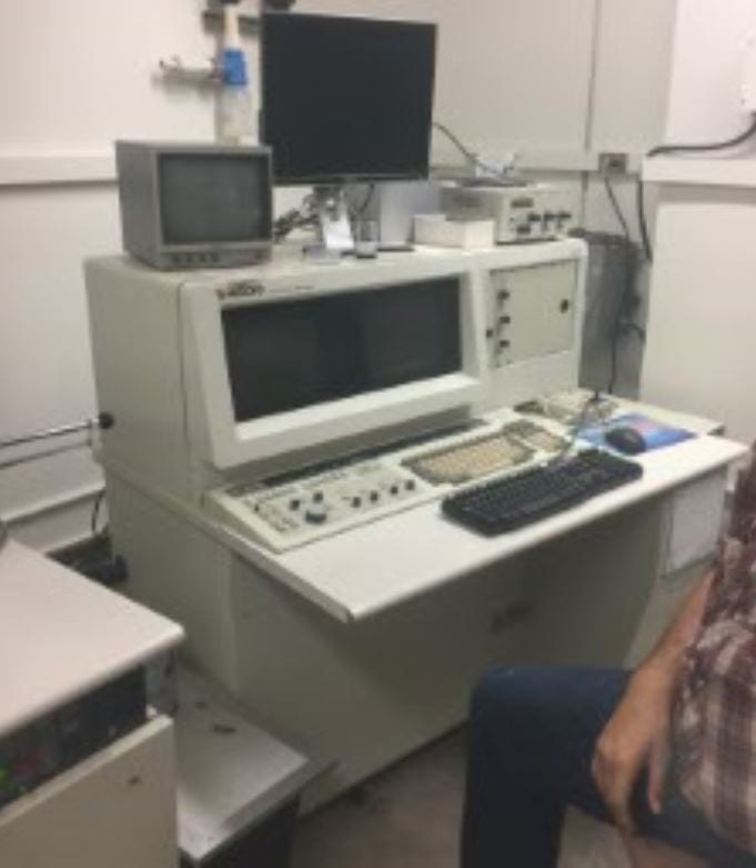 Hitachi S 4500 II FE-SEM (Field Emission Scanning Electron Microscope)