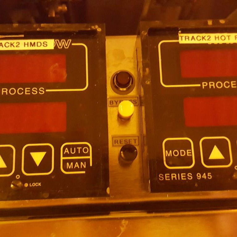 SVG 8836 HPO Photoresist Coater / Developer
