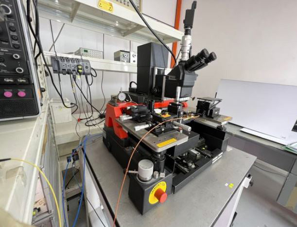 SUSS PA 200 SEM (Scanning Electron Microscope)