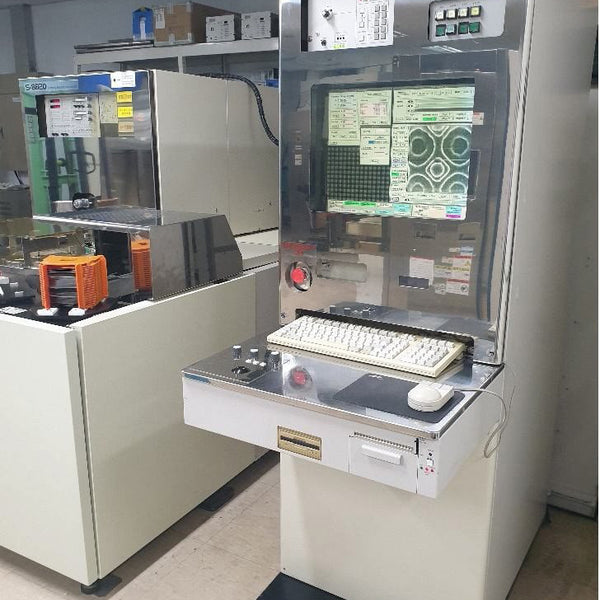 Hitachi S 8820 CD-SEM (Critical Dimension Scanning Electron Microscope)