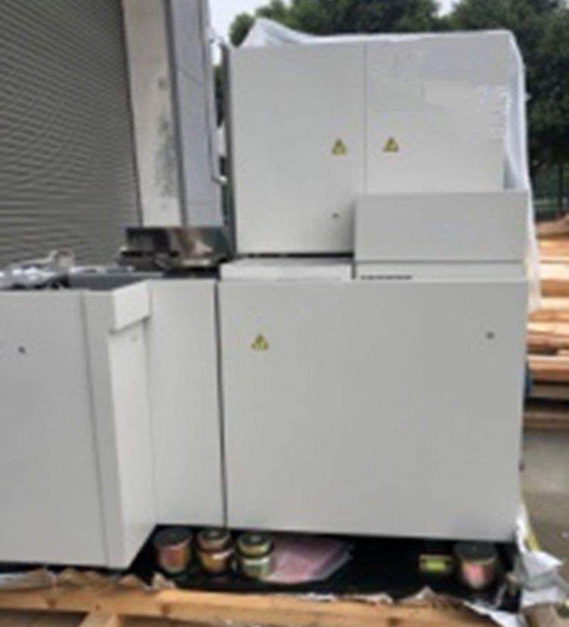 Hitachi S 8820 S CD-SEM (Critical Dimension Scanning Electron Microscope)