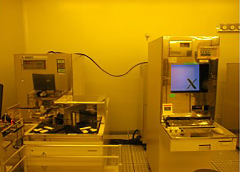 Hitachi S 8820 CD-SEM (Critical Dimension Scanning Electron Microscope)