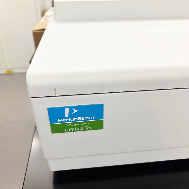 Perkin Elmer Lambda 35 UV-VIS Spectrometer