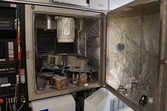 Leybold APS 1104 Coater