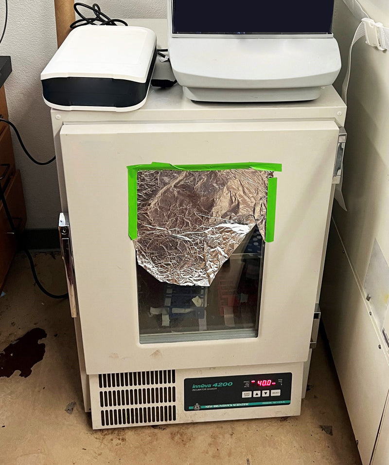 New Brunswick Scientific Innova 4200 Incubator Shaker