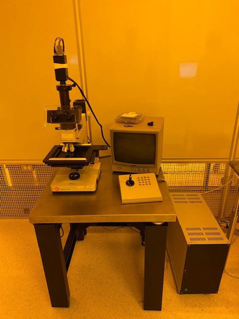 Leitz Ergolux Microscope