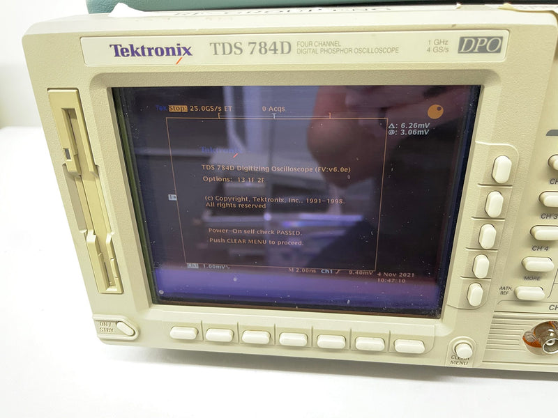 Tektronix TDS 784 D Digital Phosphor Oscilloscope – Bridge Tronic Global