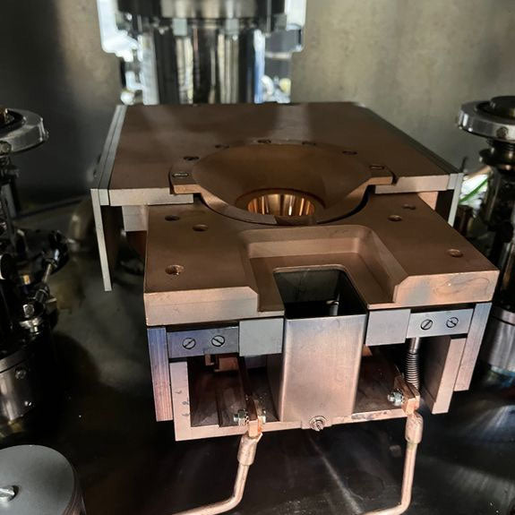 Evatec / Oerlikon Balzers BAK 1401 MS Split Thin Film Evaporator