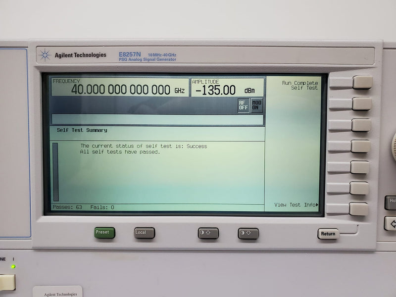 Keysight / Agilent E 8257 N PSG Analog Sweep Signal Generator