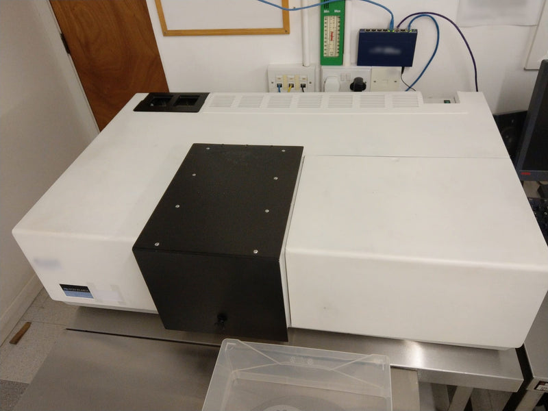 Perkin Elmer Lambda 900 Spectrometer