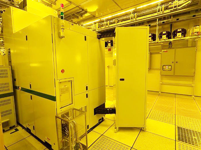 Applied Materials SEMVision G 2 SEM (Scanning Electron Microscope)