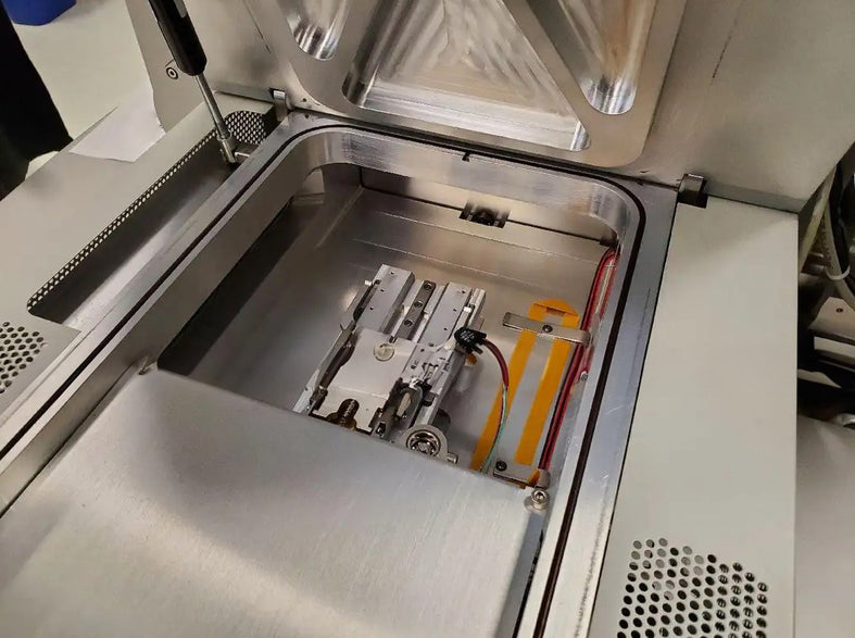 Thermo Fisher Scientific / FEI NanoLab 450 F 1 FIB-SEM (Focused Ion Beam - Scanning Electron Microscope)