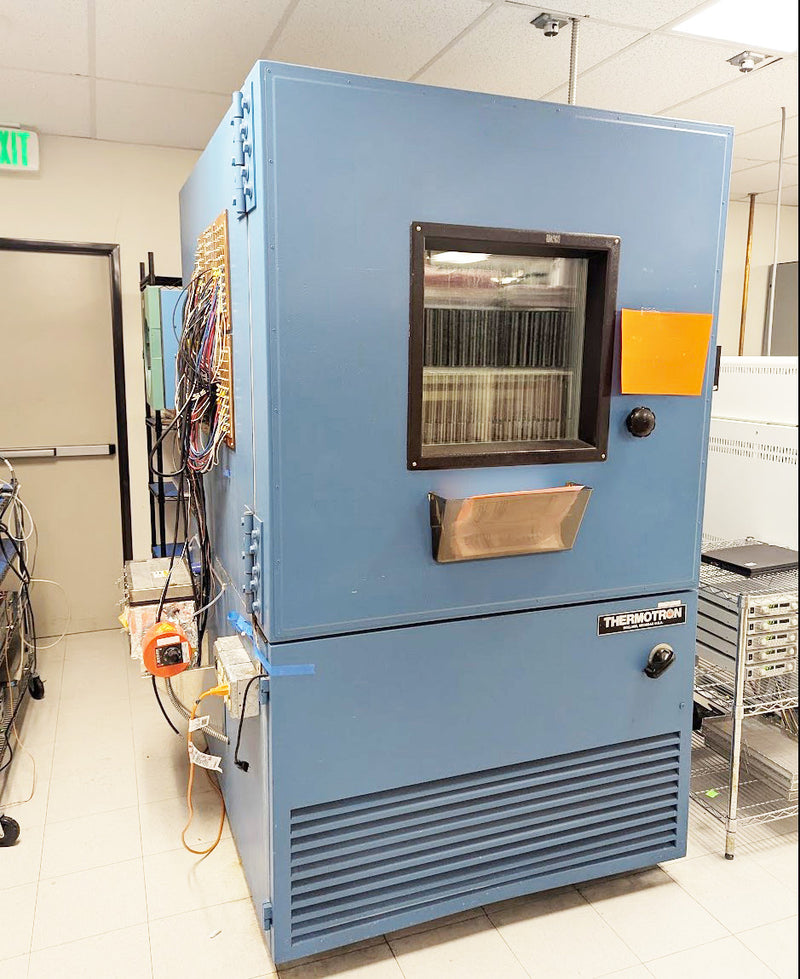 Thermotron SM 32 C Temperature / Humidity Chamber