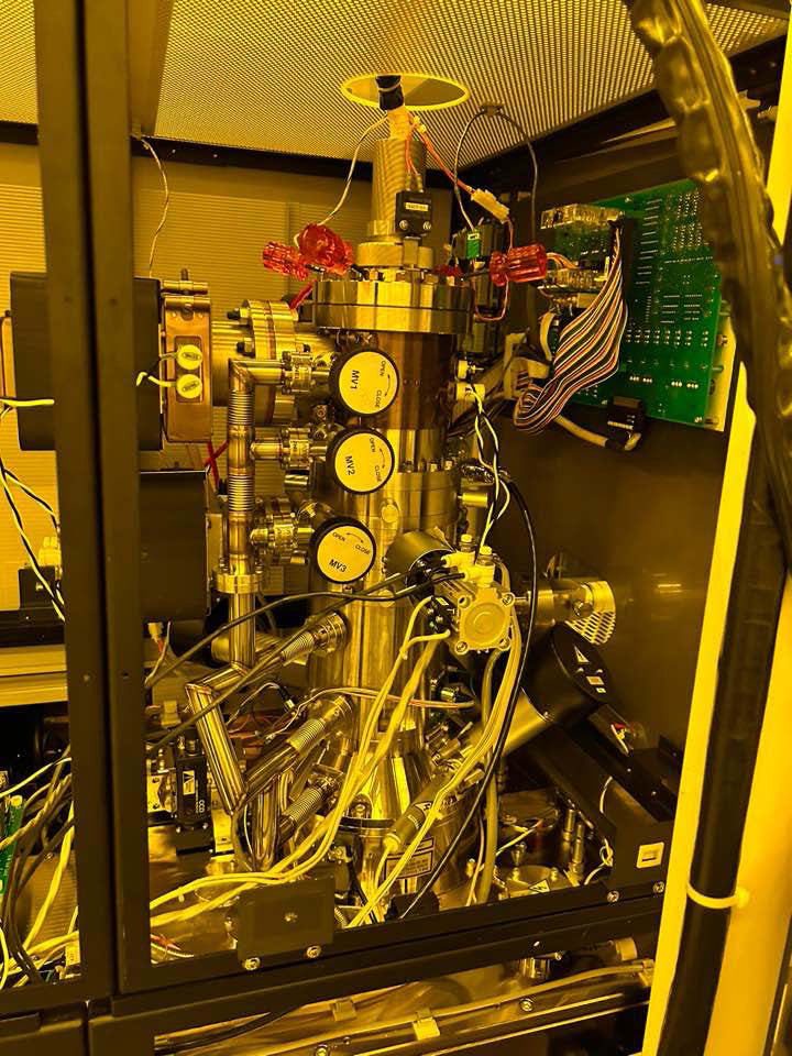 Hitachi S 8840 CD-SEM (Critical Dimension Scanning Electron Microscope)