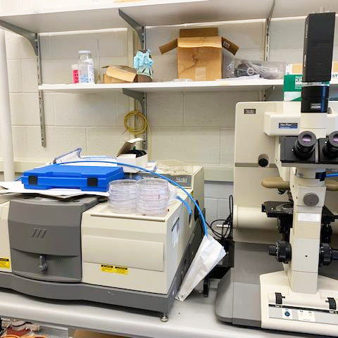 Nicolet IR 760 Spectrometer