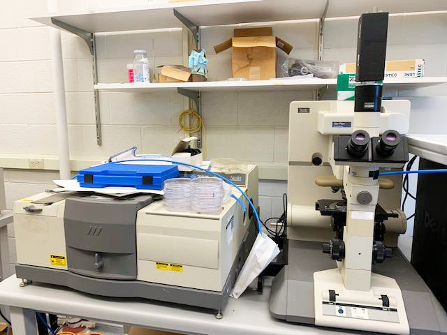 Nicolet IR 760 Spectrometer