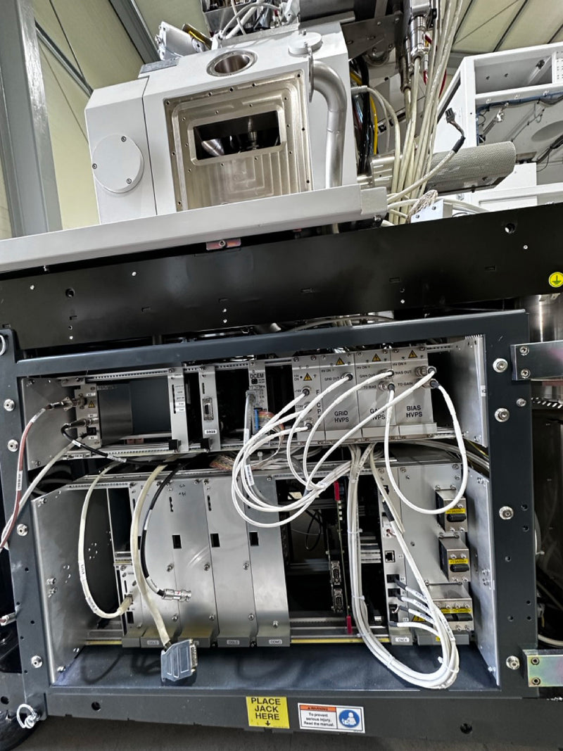 Thermo Fisher Scientific / FEI Helios NanoLab 400 S FIB-SEM (Focused Ion Beam - Scanning Electron Microscope)