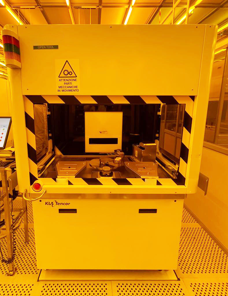 KLA 2351 UI Inspection System