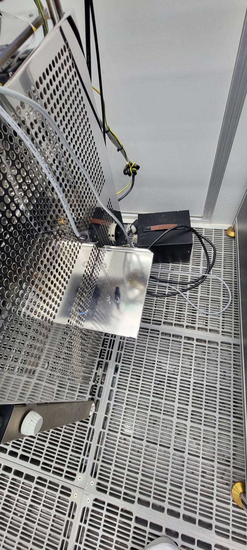 KLA / Leica INS 3000 Optical Inspection Station