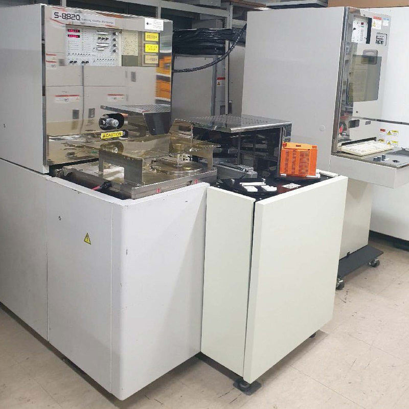 Hitachi S 8820 CD-SEM (Critical Dimension Scanning Electron Microscope)