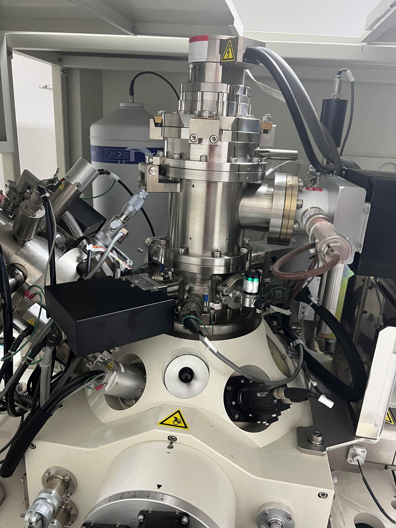 SII Nanotechnology SMI 3050 SE FIB-SEM (Focused Ion Beam - Scanning Electron Microscope)