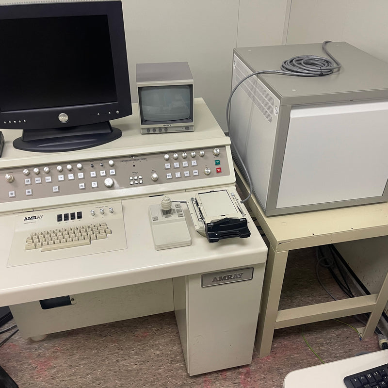 Amray 3200 S SEM (Scanning Electron Microscope)