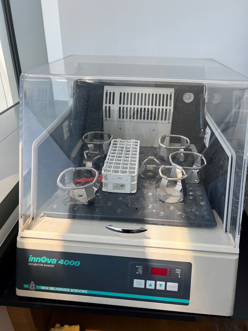 New Brunswick Scientific Innova 4000 Incubator Shaker