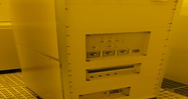 Hitachi S 8820 CD-SEM (Critical Dimension Scanning Electron Microscope)
