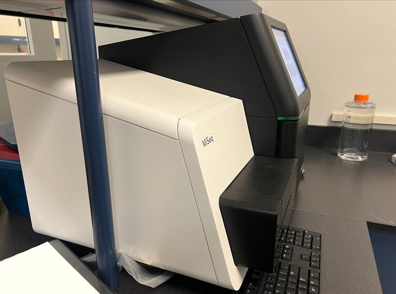 Illumina MiSeq SY-410-1001 DNA Sequencer
