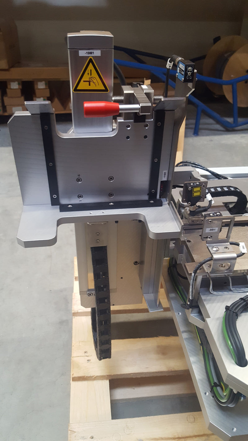 Hesse & Knipps (H&K) BJ 820 Wire Bonder Transport System