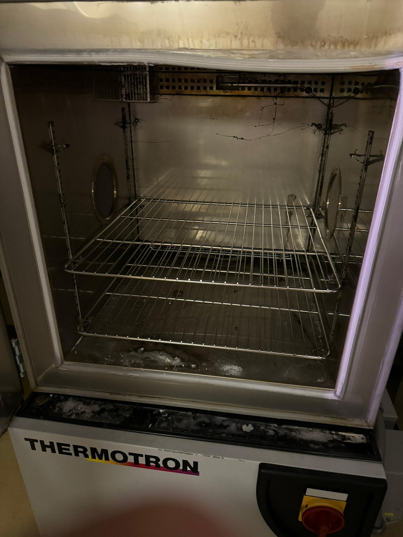 Thermotron S 8-7800 Environmental Test Chamber
