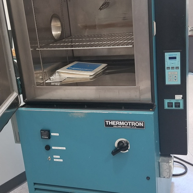 Thermotron S 8 C Temperature Chamber