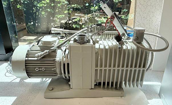 Oxford Plasmalab 80 Plus RIE (Reactive Ion Etcher)