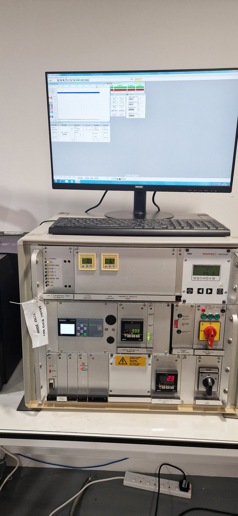 EVG 501 Wafer Bonder